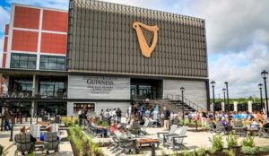 Zoom sur la Brasserie Open Gate à l'intérieur de l’usine Guinness